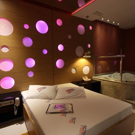 Happy Night (Adults Only) Hotell Cotia  Eksteriør bilde